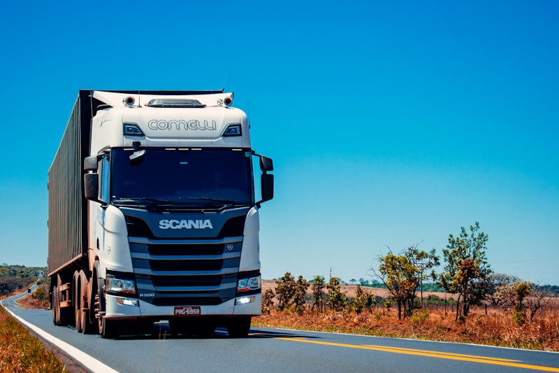 How GPS Fleet Tracking Cuts Fuel Costs by Up to 30%