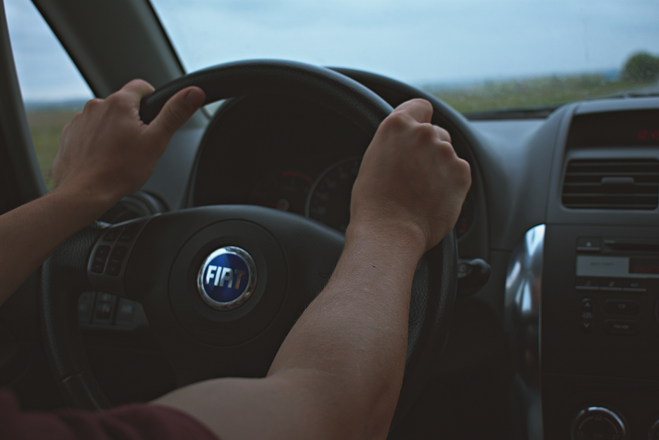 Asigurare RCA — ce înseamnă, cum funcționează și ce trebuie să știi Asigurare RCA — ce înseamnă, cum funcționează și ce trebuie să știi