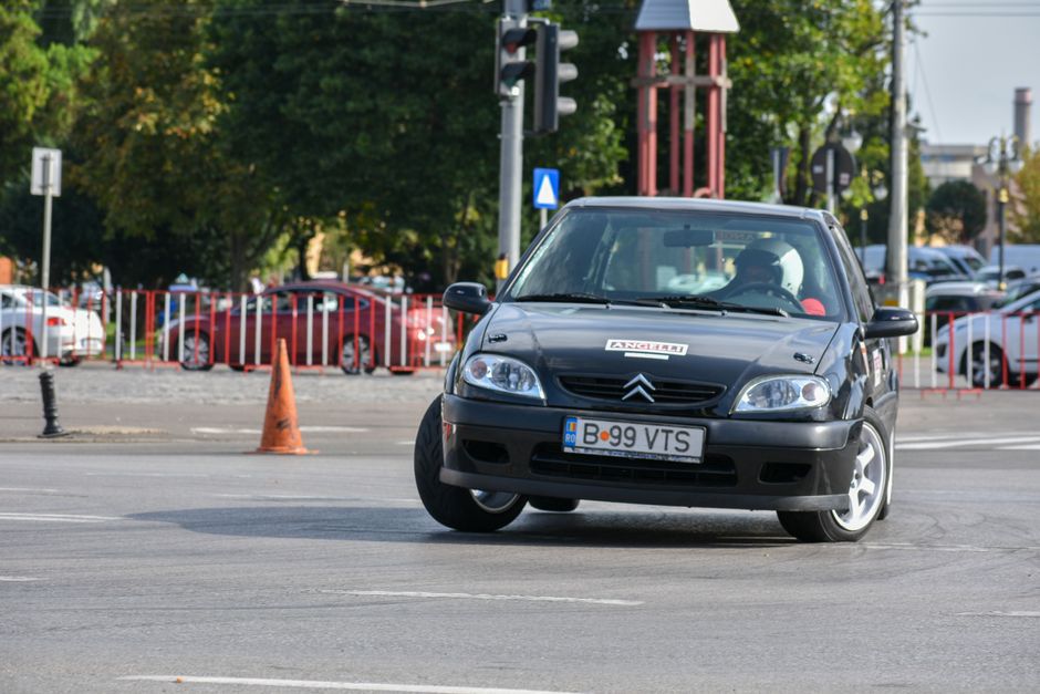 Asigurare auto România prețuri — ce factori determină prima și cum compari corect